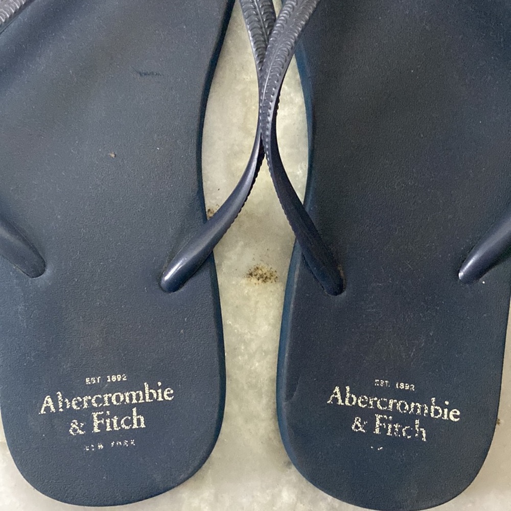 Abercrombie and Fitch slippers - Picture 3 of 3